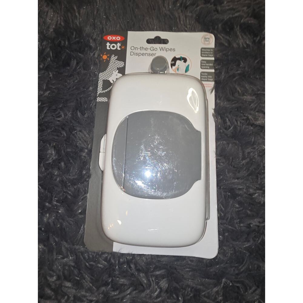 #156 Brand New in Package OXO Tot On the Go Baby Wipes Dispenser With Clip